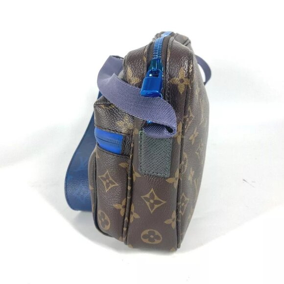 LOUIS VUITTON Monogram MessengerPM Crossbody Shoulder Bag - Picture 3 of 14